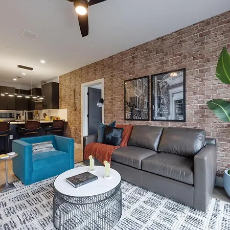 Titan - Odyssey - Heart Of Midtown Villa